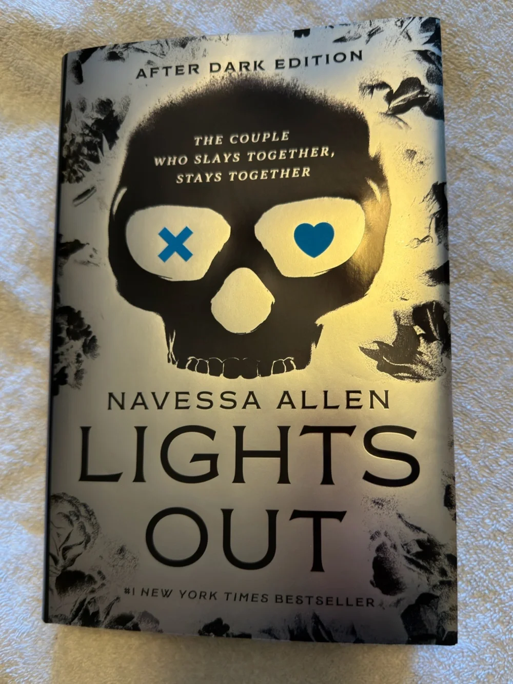 Lights Out special edition signed - Navessa Allen - Picture 1 of 5